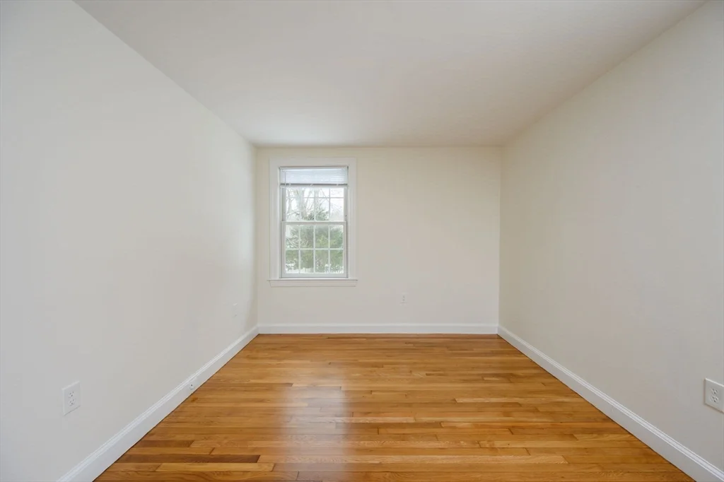 25 Bayberry Ln, Cohasset