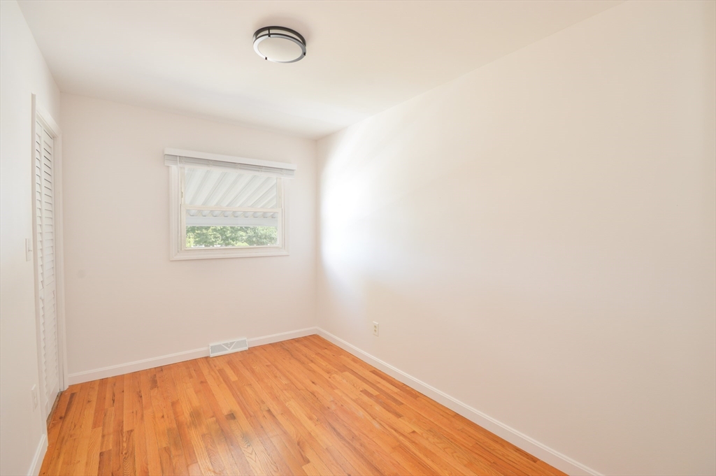 42 Buttonwood Rd, Bliss Corner