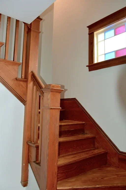 27 Emmons St, Milford