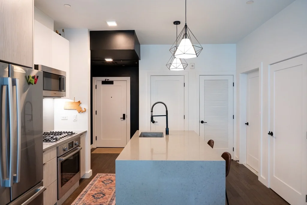 2 Sinclair Rd, Allston
