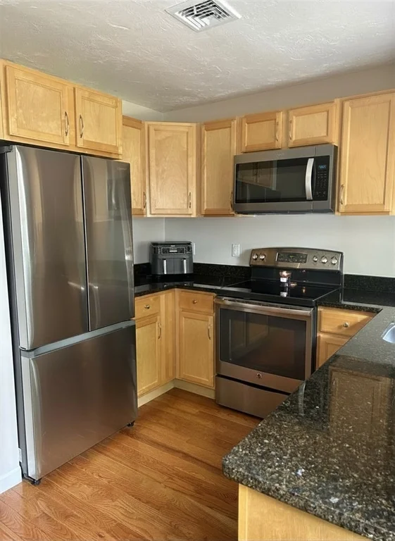 11 Carpenter Ave, Attleboro