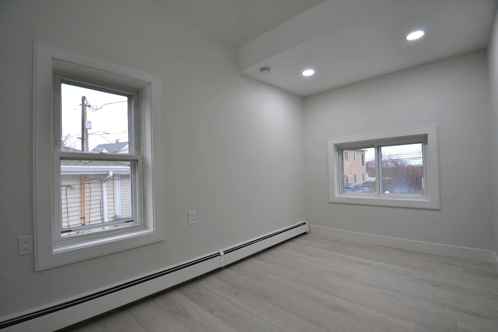 15 Avalon St, Revere