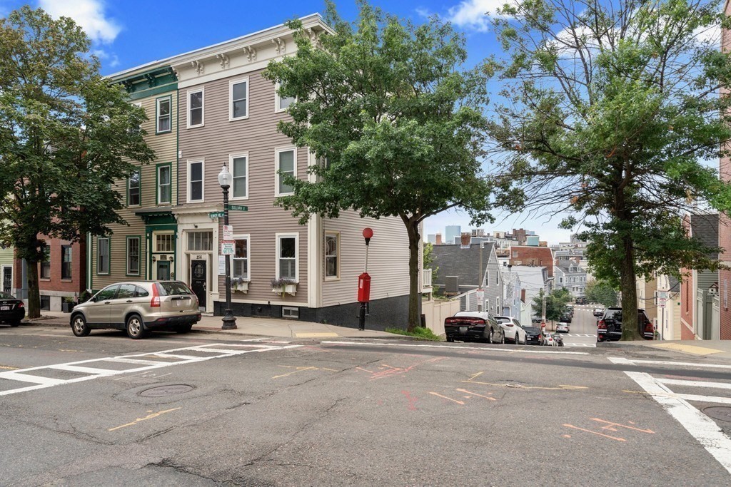 256 Bunker Hill St, Charlestown