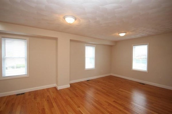 23 Williams St, Waltham