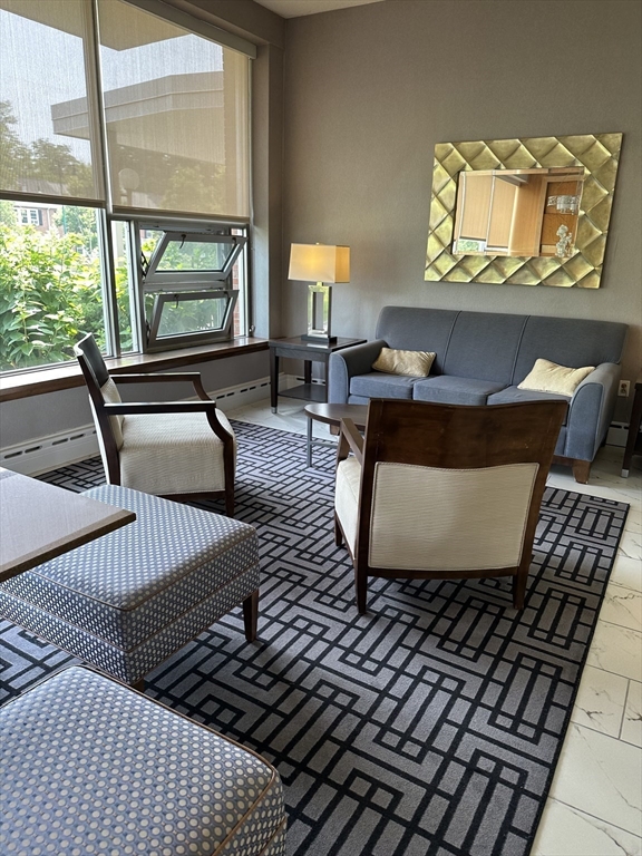 20 Hammond Pond Pkwy, Chestnut Hill