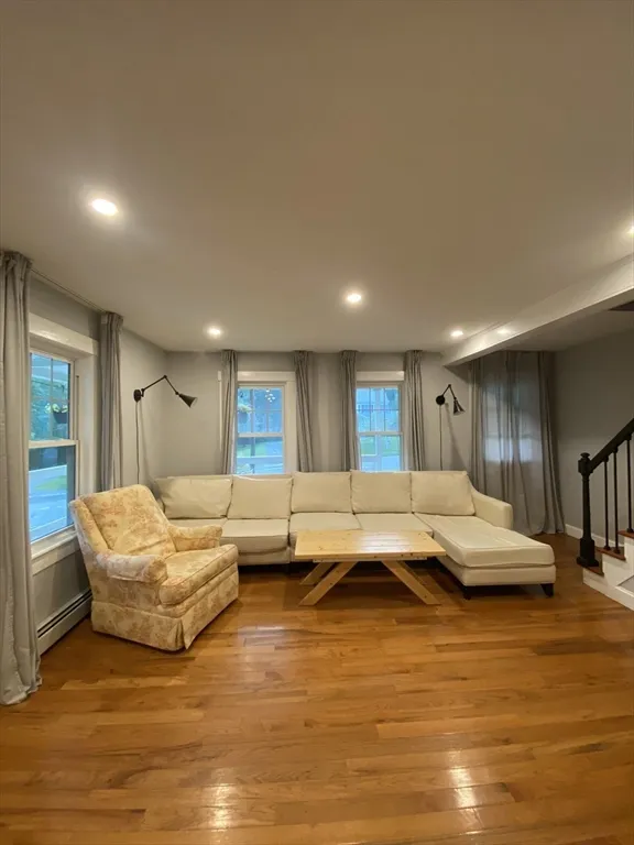 656 Grove St, Worcester