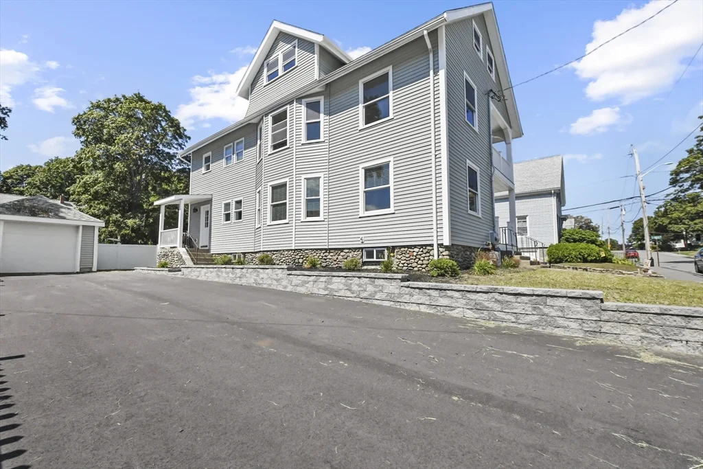 10 Cain Ave, Weymouth