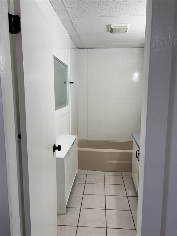 934 County St,, Fall River