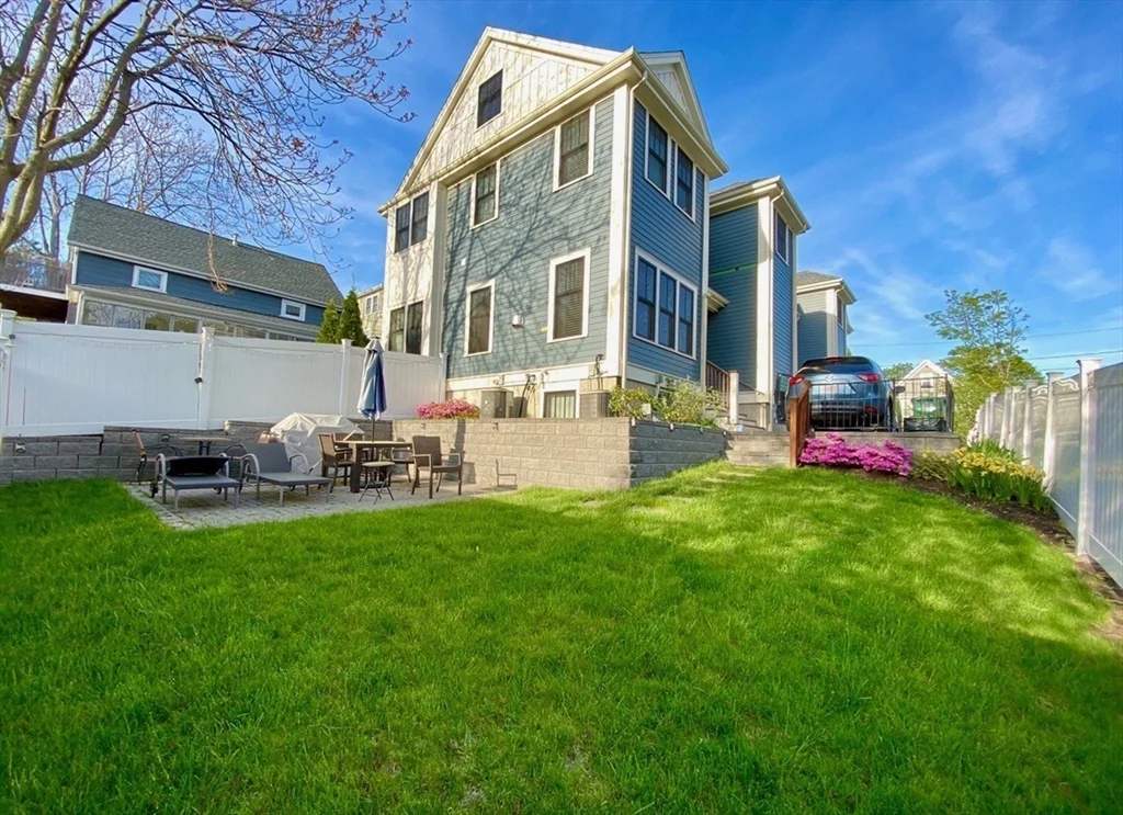 49 Cottage St, Newton Upper Falls