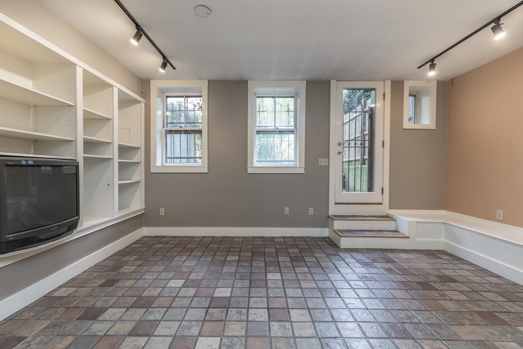 75 Chandler St, South End