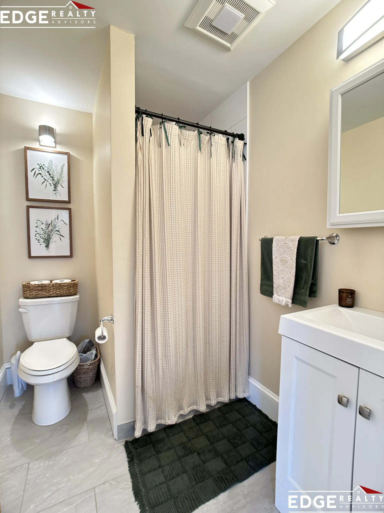 58 Hunnewell Ave, Oak Square