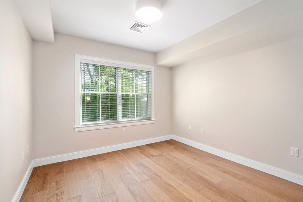 425 Lagrange St, West Roxbury