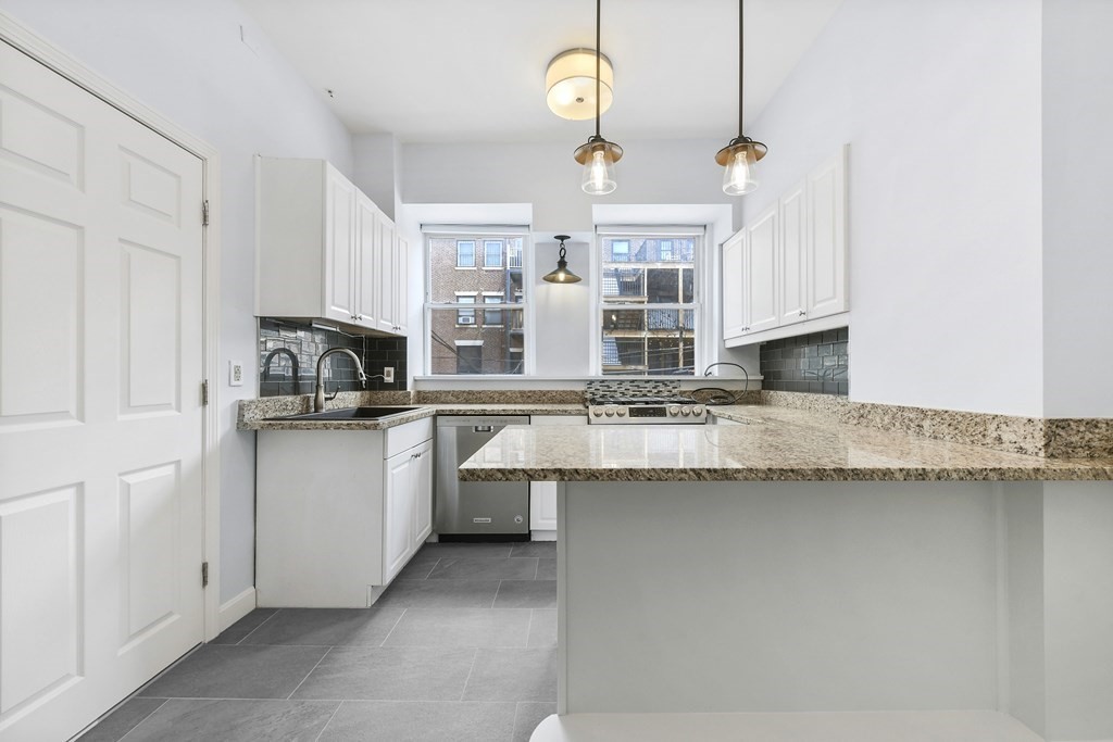 124 Saint Marys St, Fenway