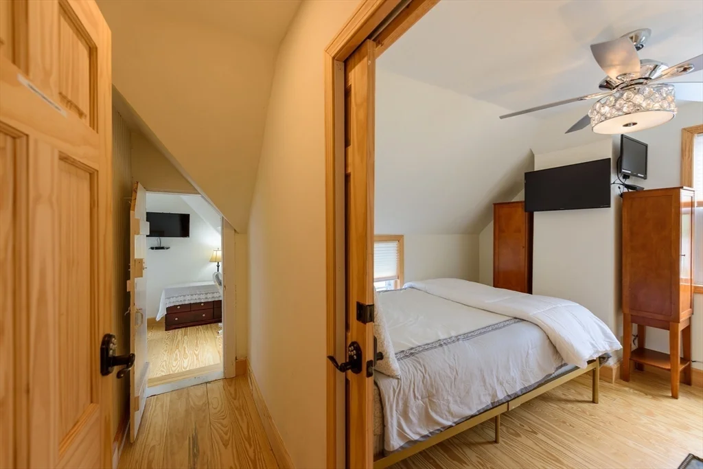 55 Samoset Ave, Oak Bluffs