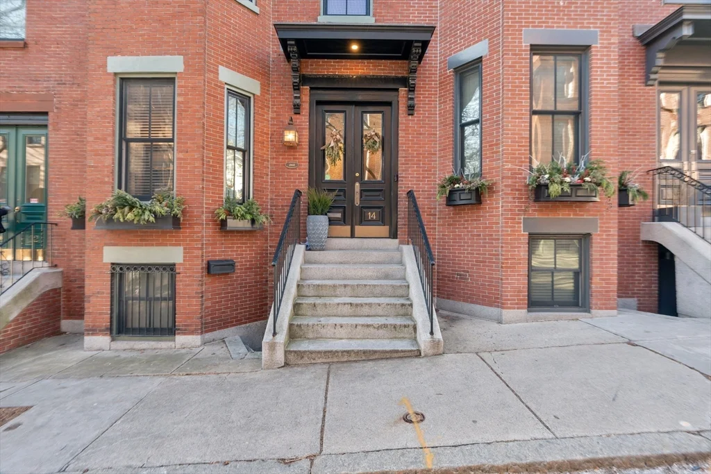 14 Auburn St, Charlestown