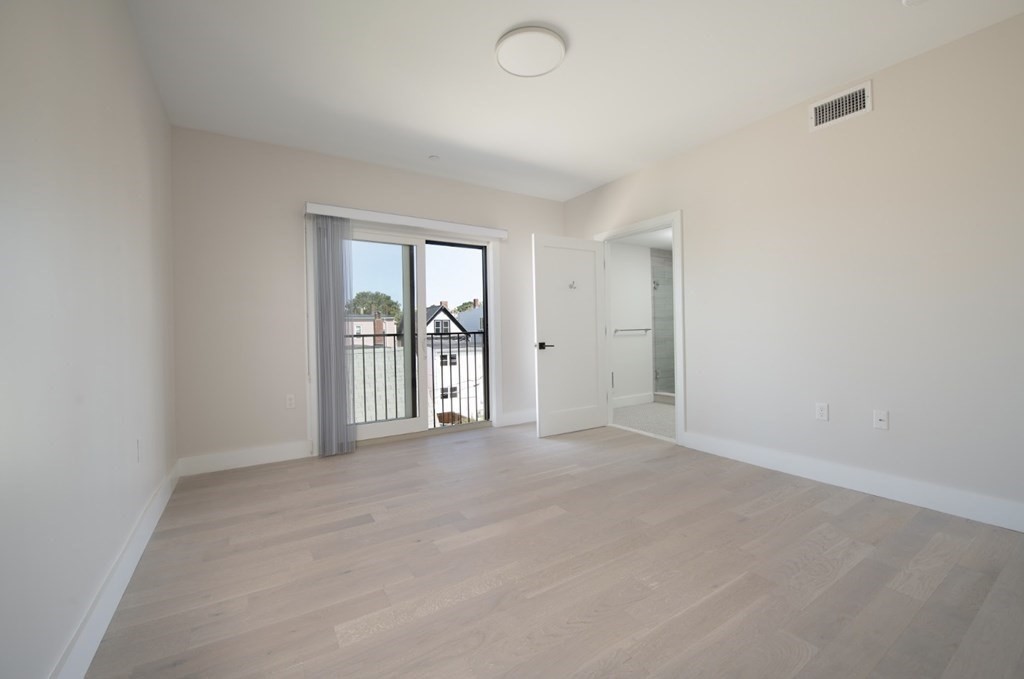 425 Border St, East Boston