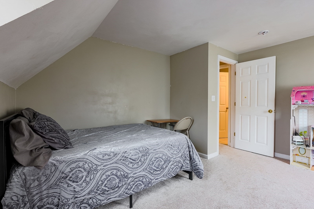 348 Osgood St, North Andover