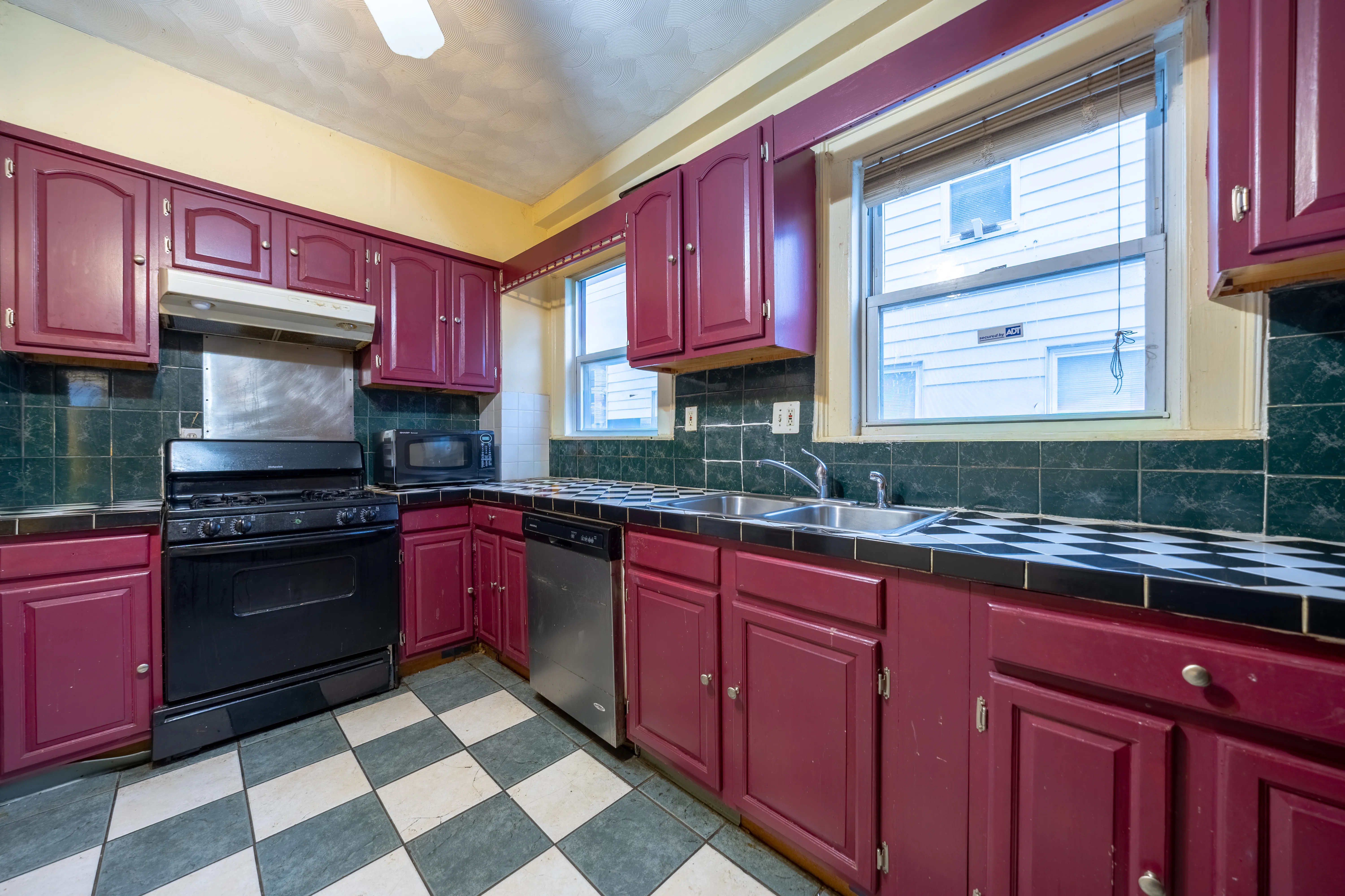 31 Seattle St, Allston