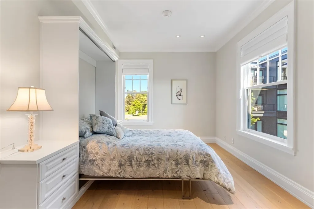 35 Littles Point Rd, Swampscott