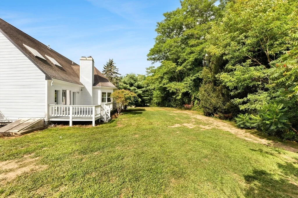 24 Country Club Dr, Plymouth