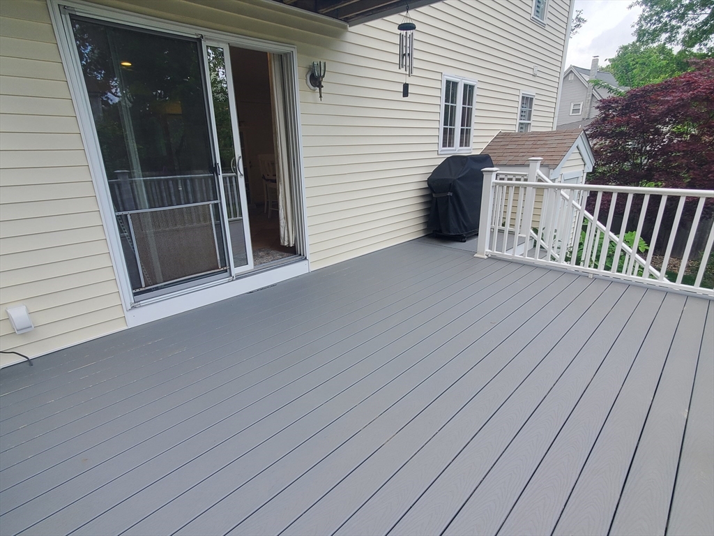 2 Valley Rd, Whitman