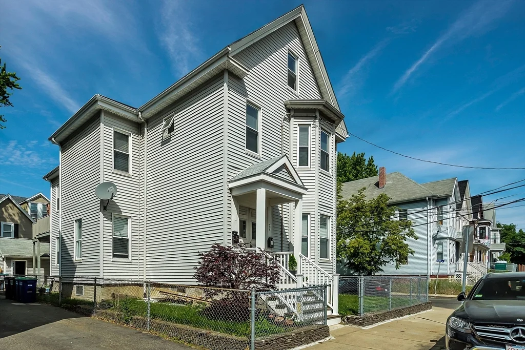 79 Flint St, East Somerville