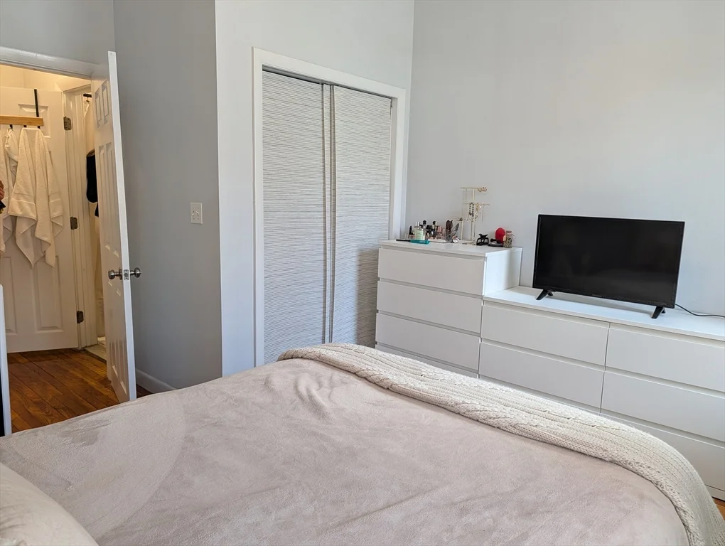 15 University, Brookline