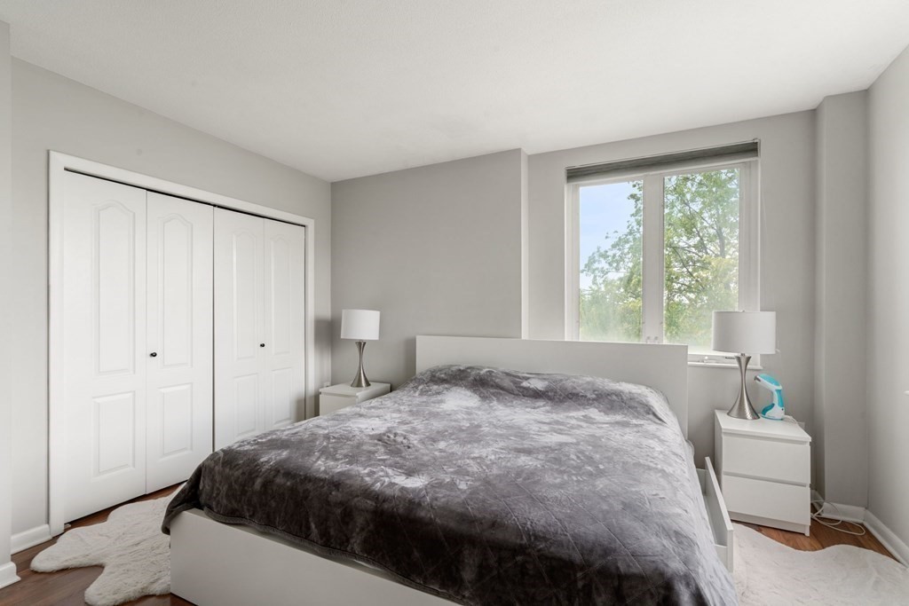 100 Marina Dr, Quincy