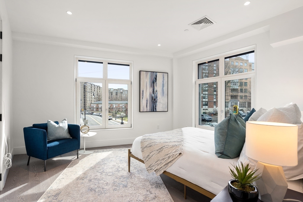 69 Walnut St, Brookline Village