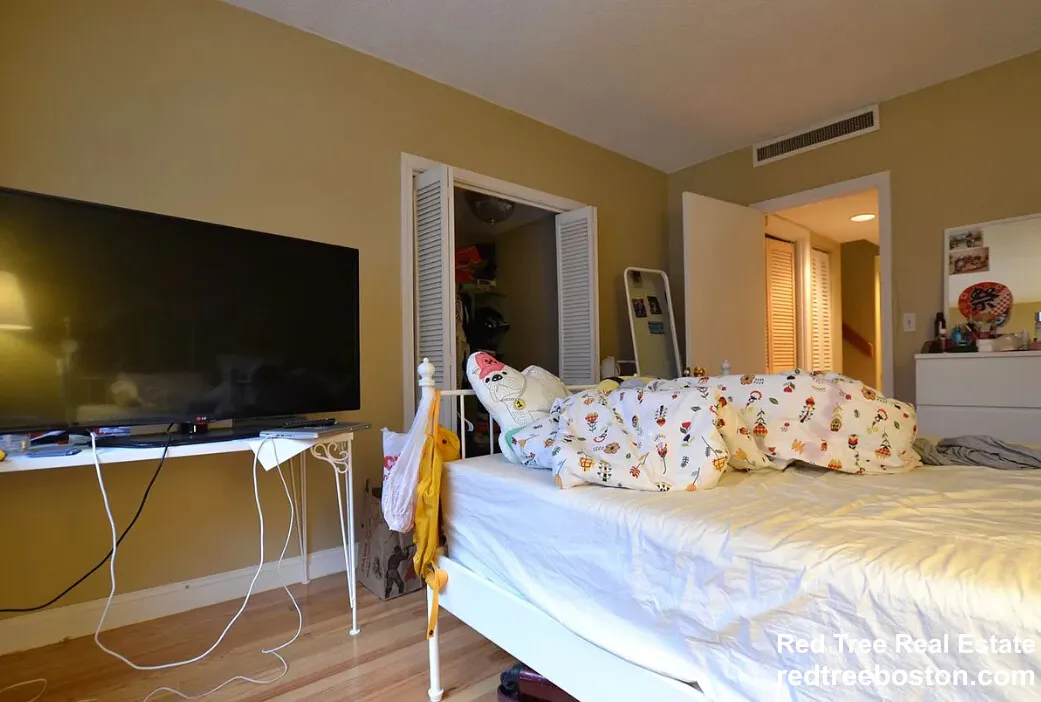 85 Brainerd Rd, Brighton