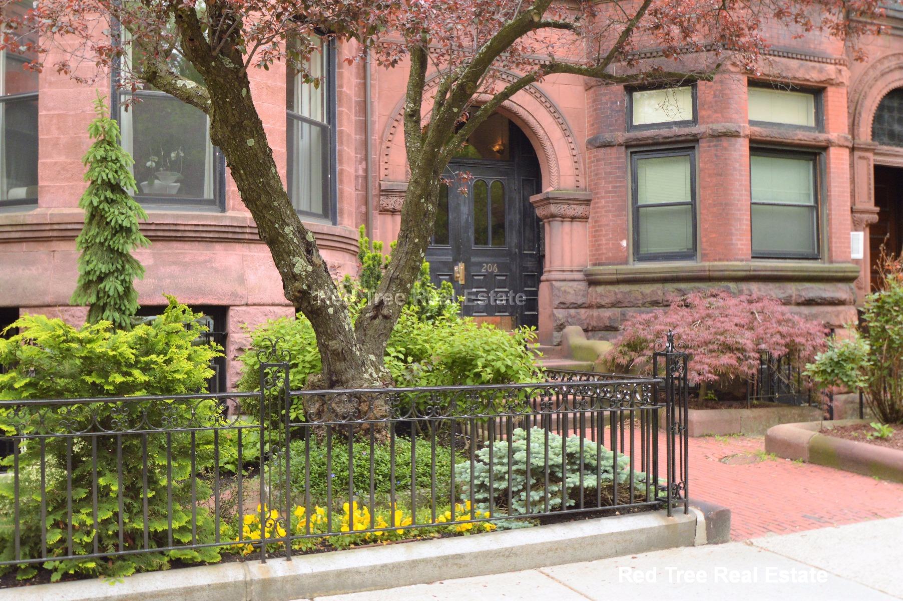 206 Commonwealth Ave, Back Bay