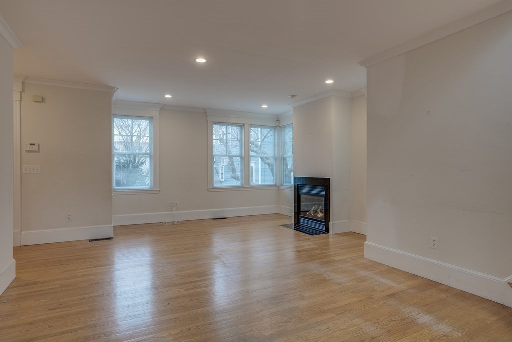 15 Valentine St, Cambridgeport