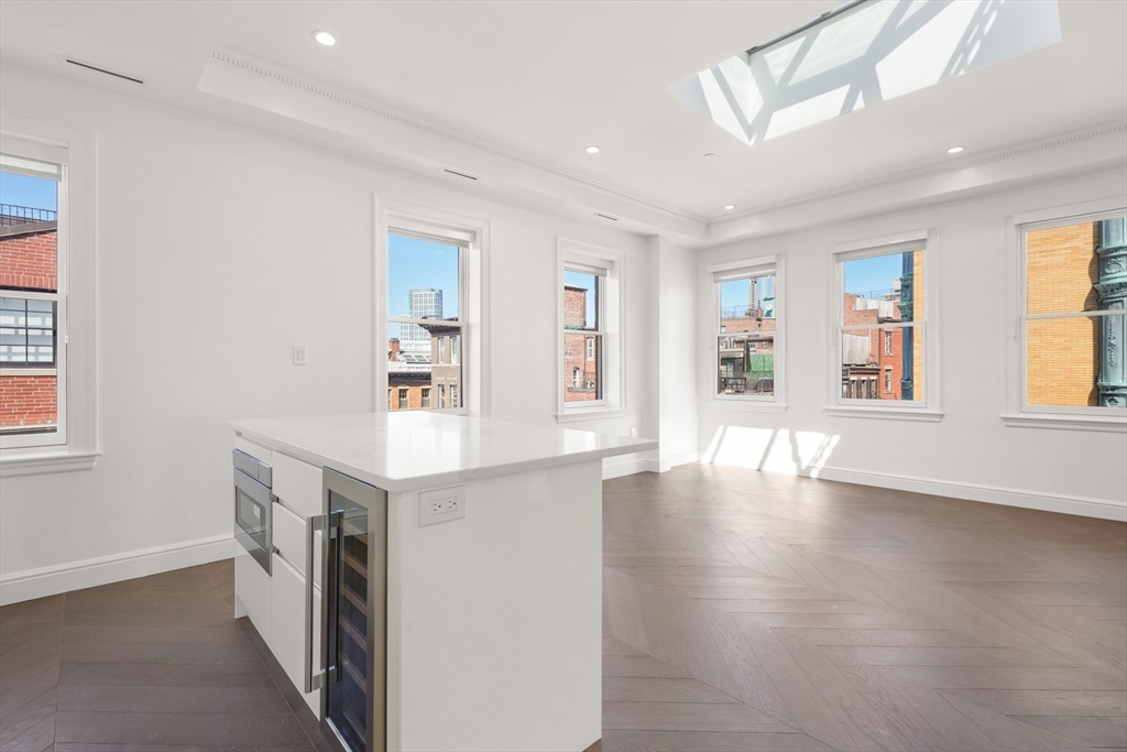 112 Myrtle, Beacon Hill