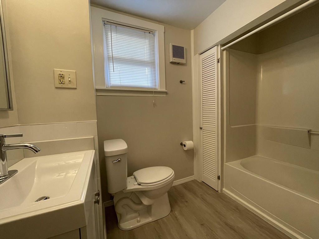 11 Maple Cir, Newton Corner