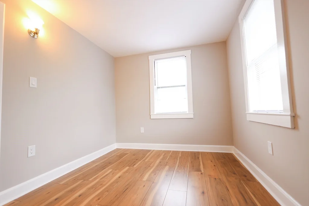 31 Graham St, Quincy