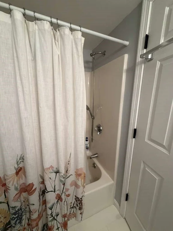 212 Carriage Ln, Taunton