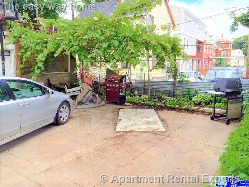 9 Arlington St, Sullivan Square