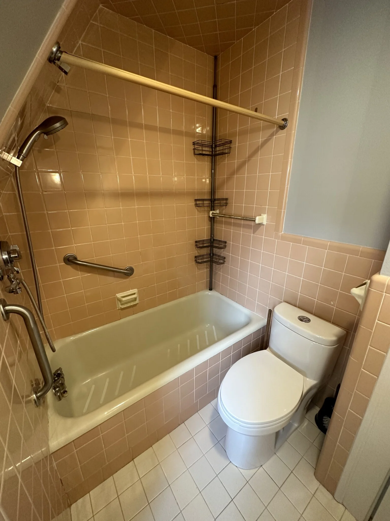 234 Ashcroft Rd, Medford