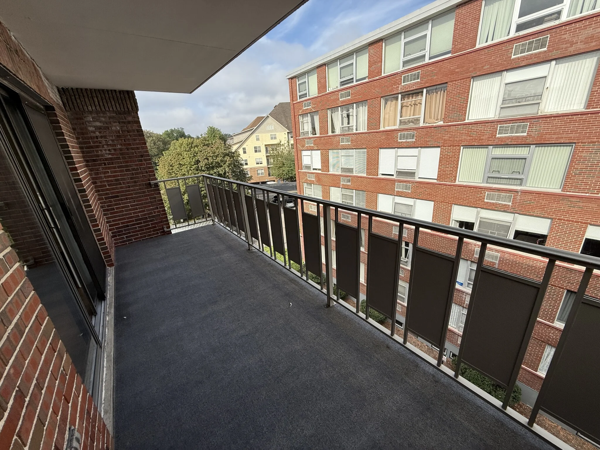 320 Hammond Pond Pkwy, Chestnut Hill