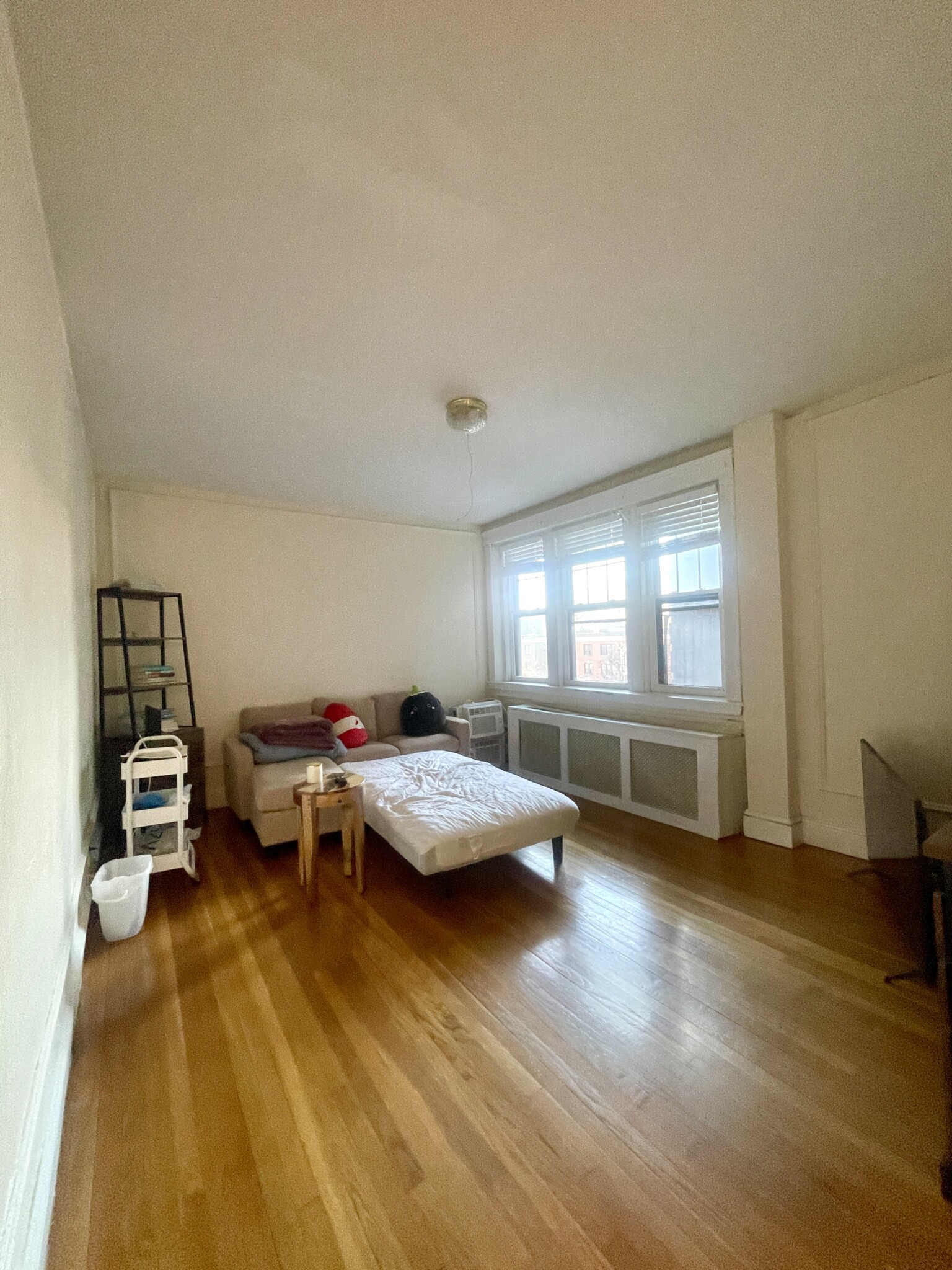 2003 Commonwealth Ave, Brighton