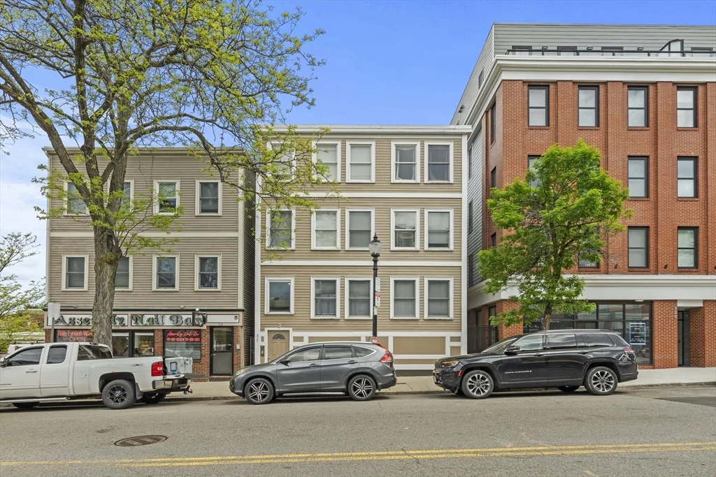 320 W Broadway, South Boston