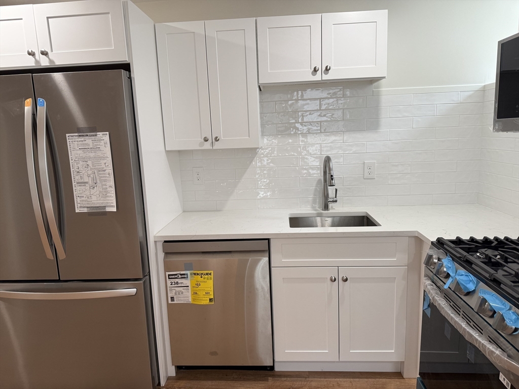 12 Manchester Rd, Coolidge Corner