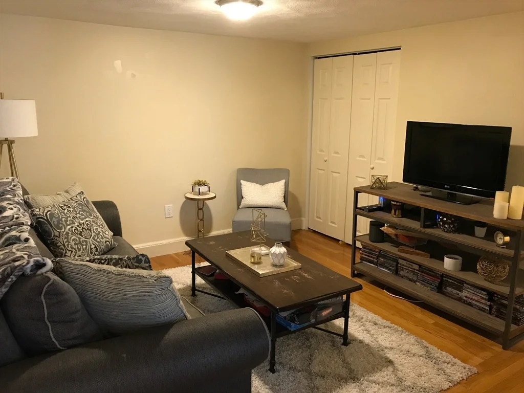 137 Peterborough, Fenway