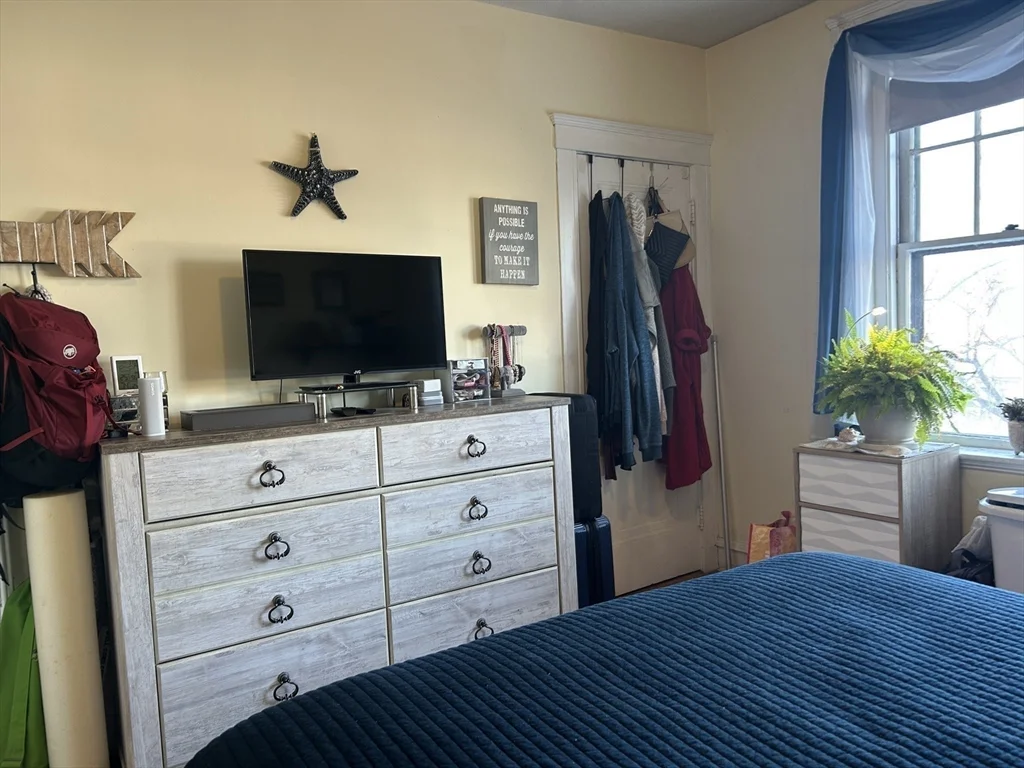 2039 Commonwealth Ave, Brighton