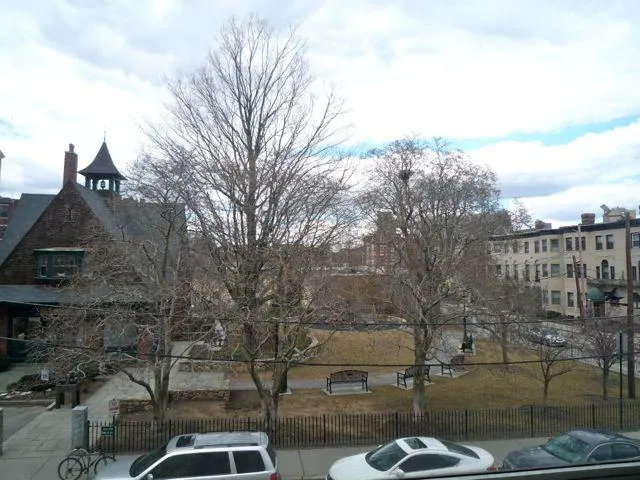 101 Monmouth St, Longwood