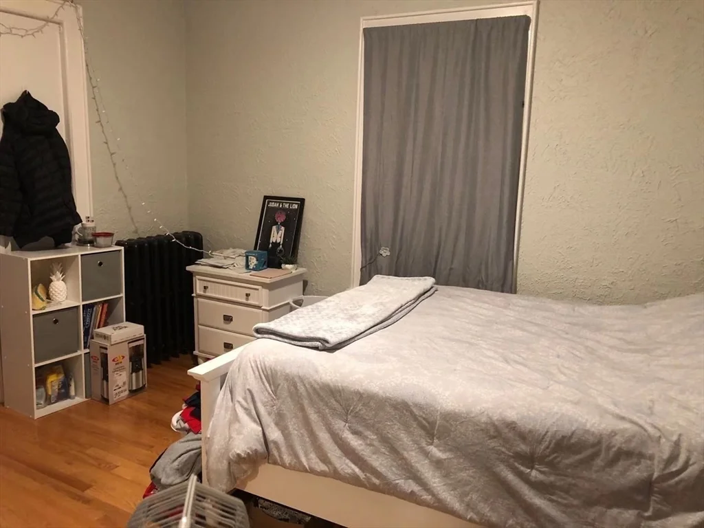 72 Boston Ave, Medford