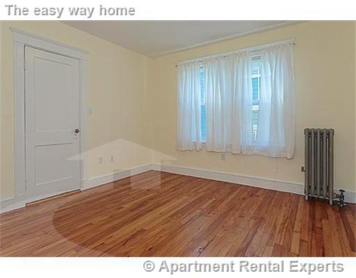 67 Fairfax St, Tufts