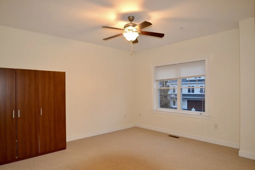 8 Cheyenne Vly, Westford