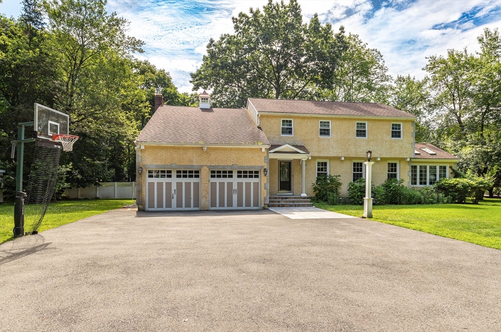 2 Sigmund St, Lynnfield
