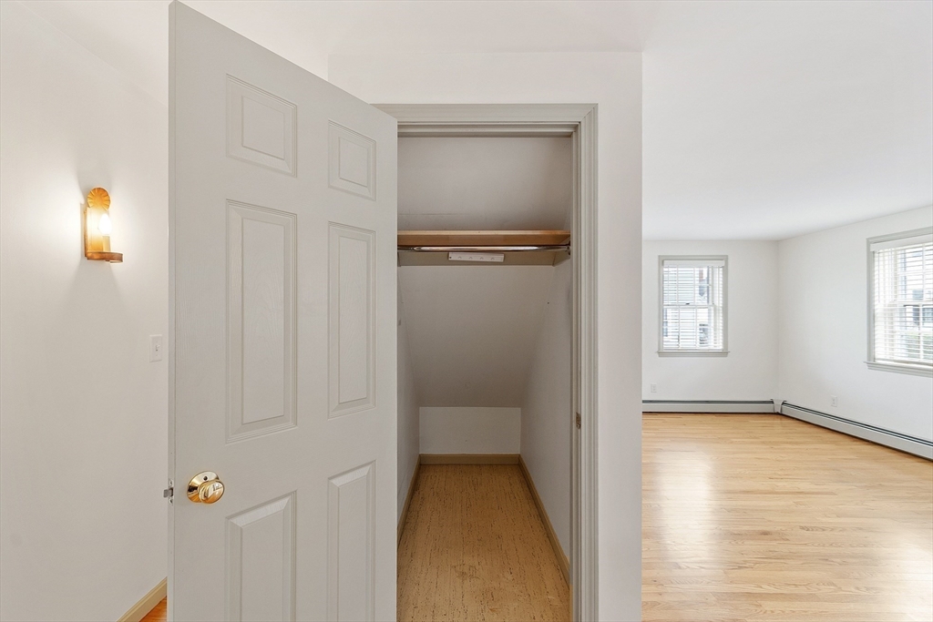 12 Morse Ct, Manchester